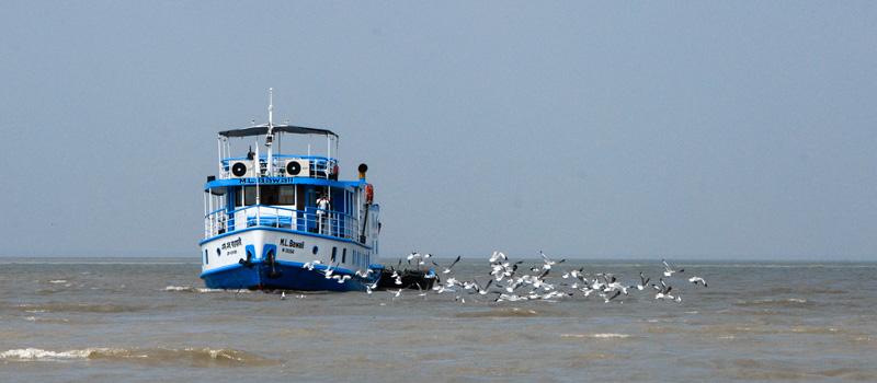 TOURIST  VESSEL
