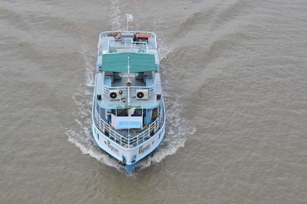 TOURIST  VESSEL