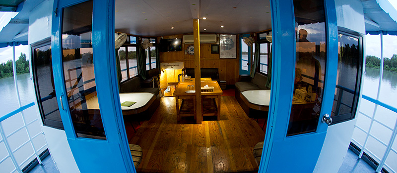 TOURIST  VESSEL