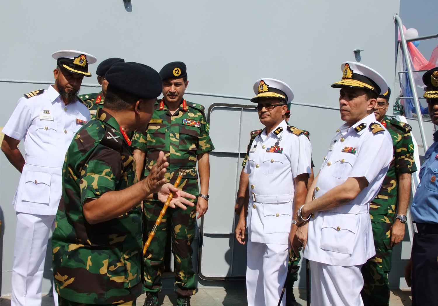 LANDING CRAFT VEHICLE PERSONNEL