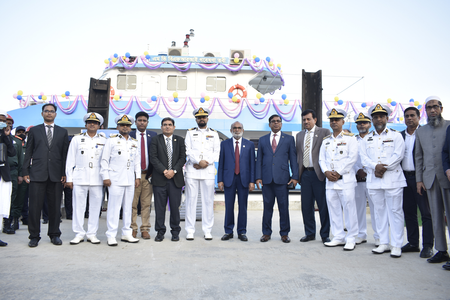 01 x Fisheries Research Vessel