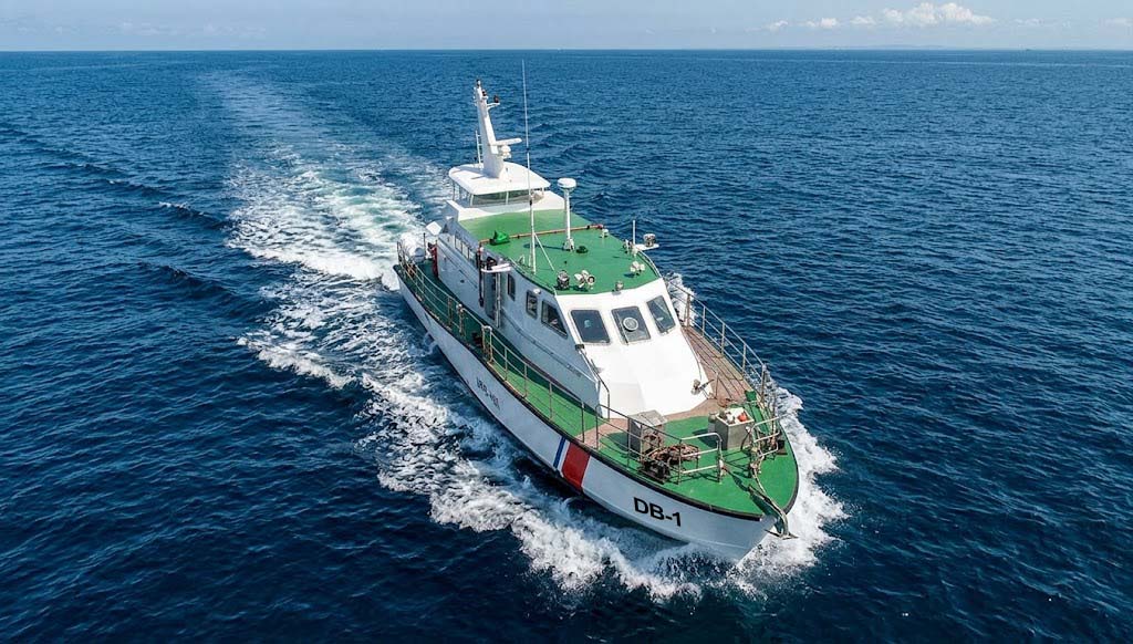Diving boat coast guard